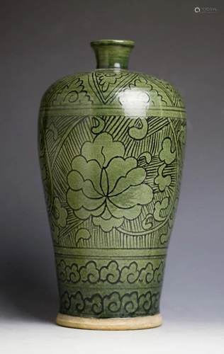 Chinese Porcelain Vase,