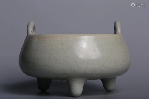 Chinese Ge Ware Porcelain Tripod Censer