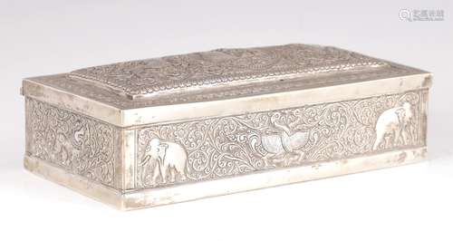 A LATE 19TH CENTURY INDIAN SILVER BOX