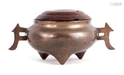 AN 18TH CENTURY CHINESE SILVER WIRE INLAID BRONZE CENSER WIT...