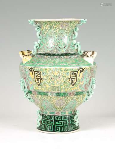 AN UNUSUAL 19TH CENTURY CHINESE GREEN AND YELLOW GROUND FOOT...