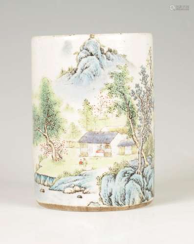 A CHINESE QING DYNASTY FAMILLE VERT PORCELAIN BRUSH POT