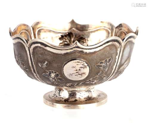 A LATE 19TH CENTURY CHINESE SILVER BOWL