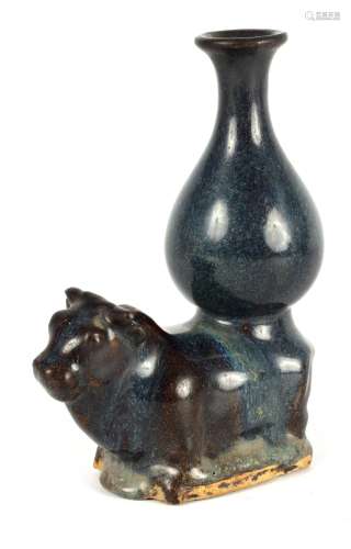 A 19TH CENTURY CHINESE EARTHERN WARE VASE