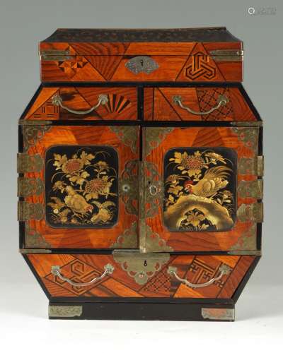 A MEIJI PERIOD JAPANESE INALID AND LACQUER WORK JEWELLERY CA...