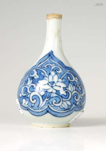 A 19TH CENTUR BLUE AND WHITE ORIENTAL MINIATURE BOTTLE VASE