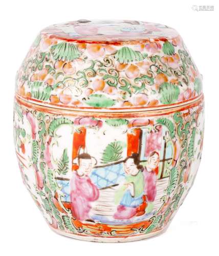 A CHINESE FAMILLE ROSE BARREL SHAPED JAR AND COVER