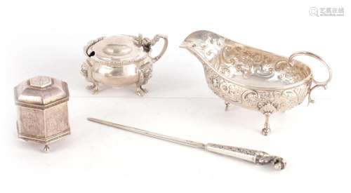 A SELECTION OF 4 PIECES OF SILVER COMPRISING