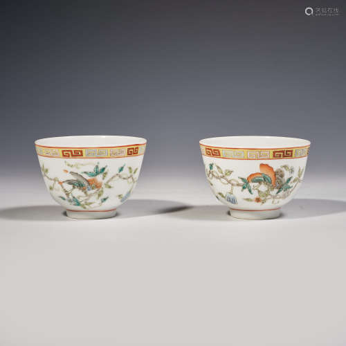 A pair of teacups decorated with pastel glossy ganoderma