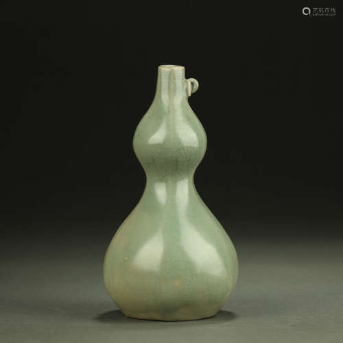 Chinese Qing Dynasty glazed double gourd vase