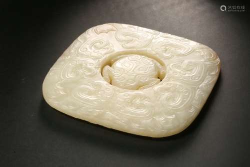 Hetian jade pendant in ancient China