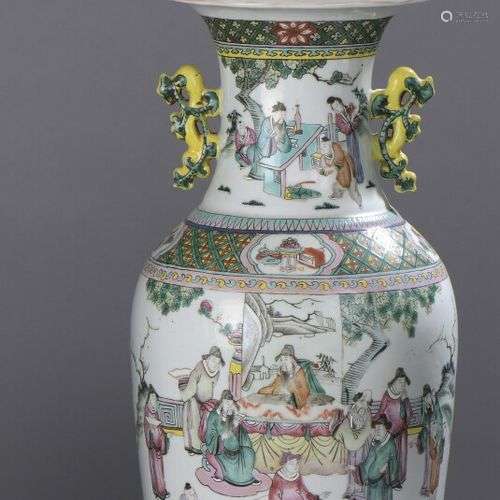 CHINE - XIXe siècle : VASE BALUSTRE en porcelaine