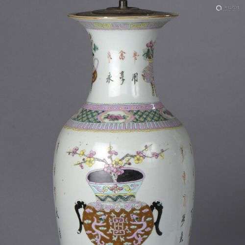 CHINE - XIXe siècle : GRAND VASE BALUSTRE en porcelaine