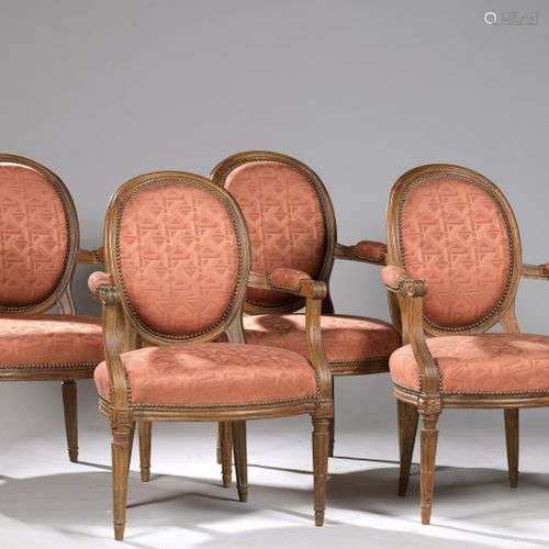 SUITE DE QUATRE FAUTEUILS, de style Louis XVI