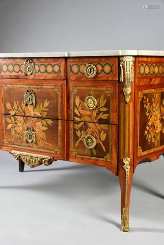 Commode à double ressaut en placage et marqueterie de bois d...