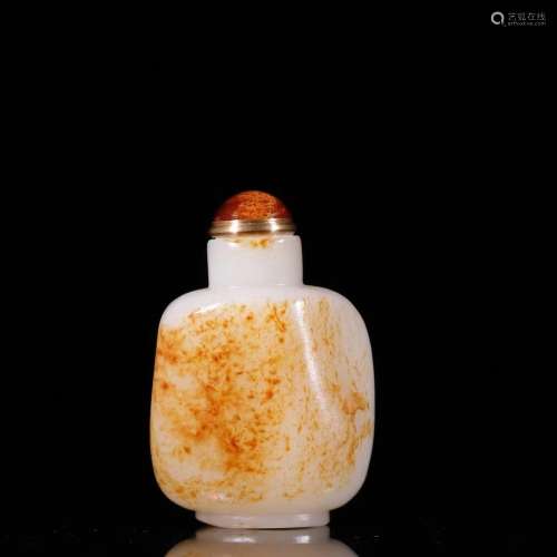A HETIAN SEED JADE CARVED SNUFF BOTTLE. OLD COLLECTION
