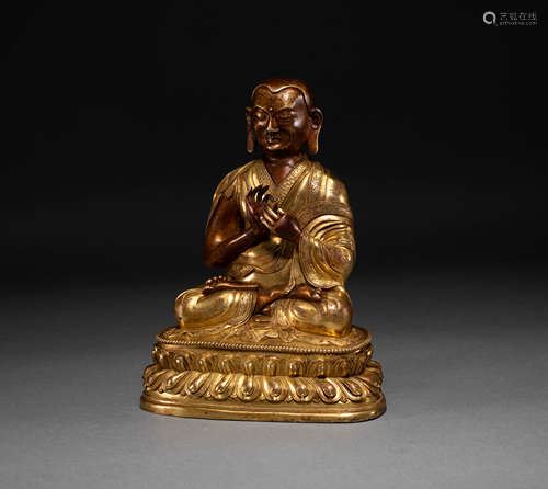 A Chinese Buddha statue from the Qing Dynasty