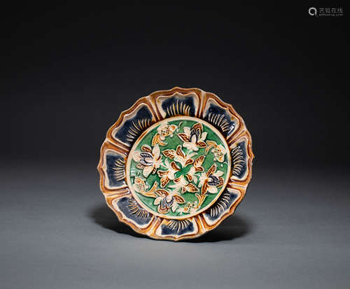 Chinese Tri-color plate of tang Dynasty