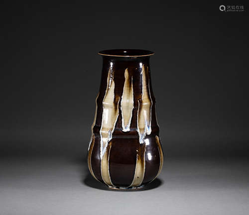 Ding kiln bottles in Song Dynasty of China