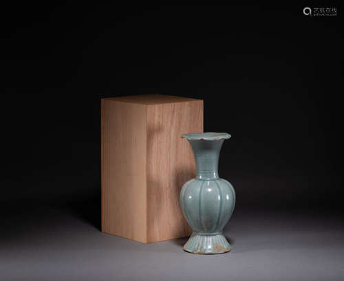 Chinese Song Dynasty celadon vases