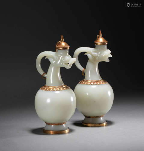Chinese Liao Dynasty Hetian jade dragon and phoenix vase