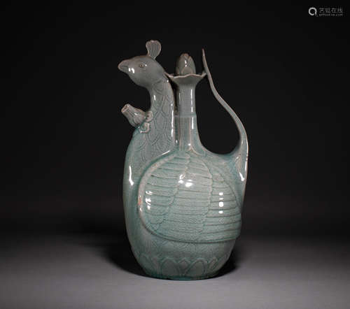 Korean celadon wine pot