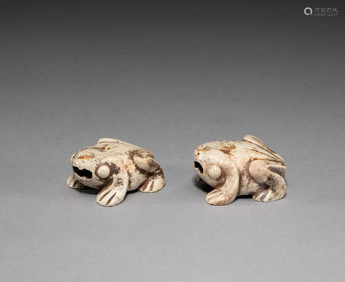 Chinese Han Dynasty Hetian jade frog ornaments