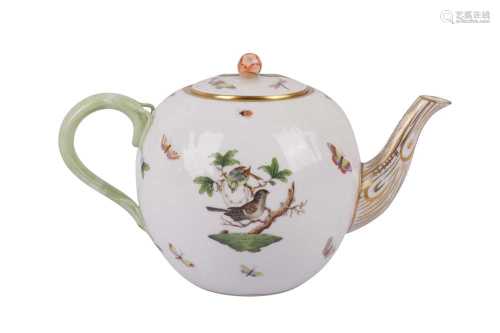 A LARGE HEREND PORCELAIN TEA POT, 20TH CENTURY