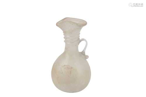 A GLASS EWER, IN THE ROMAN TASTE, 20TH CENTURY