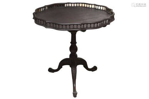 A GEORGE III STYLE MAHOGANY BIRDCAGE TILT TOP TABLE, 20TH CE...