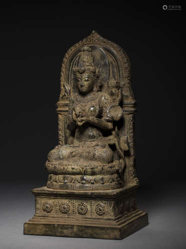 13世纪马拉王朝佛坐像