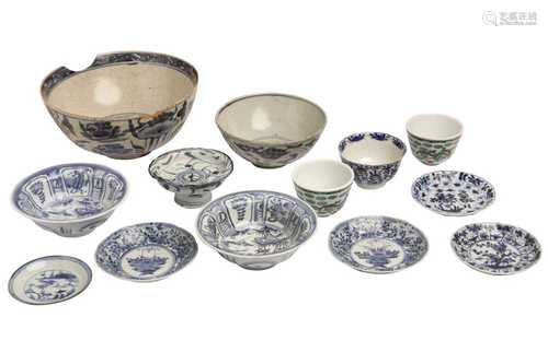 A PROVINCIAL MING BLUE AND WHITE PORCELAIN BOWL