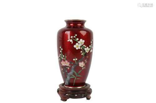 A JAPANESE RED GUILLOCHE ENAMEL VASE, 20TH CENTURY