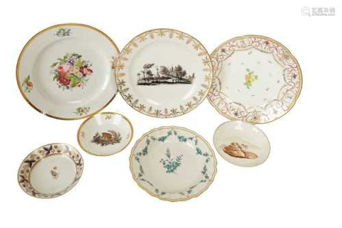 A PARIS PORCELAIN PLATE, CIRCA 1820