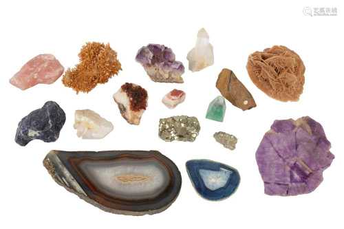 A COLLECTION OF HARDSTONE AND MINERAL SPECIMENS