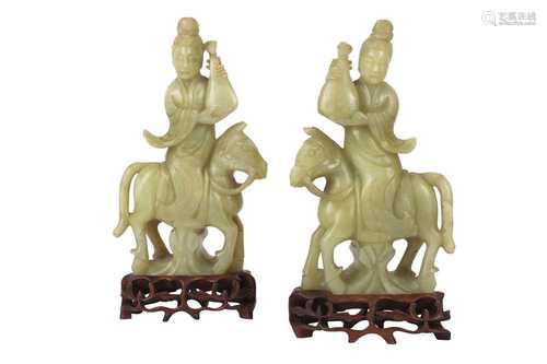 A PAIR OF CHINESE GREEN SOAPSTONE FIGURES OF MUSICIANS, 20TH...