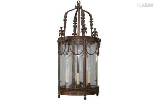 A LARGE BRASS CYLINDRICAL HALL LANTERN, LATE 20TH CENTURY