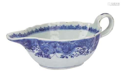 A CHINESE BLUE AND WHITE PORCELAIN SAUCE BOAT, QIANLONG