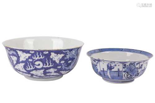 A CHINESE BLUE AND WHITE PORCELAIN BOWL