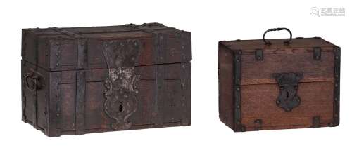 Two oak 17thC iron fitted caskets, H 26 - W 28 - 40,5 - D 19...