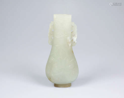 十八世紀和田玉雕花卉紋瓶
