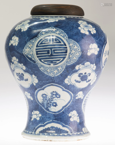 A CHINESE BLUE AND WHITE PORCELAIN GINGER JAR, 18TH