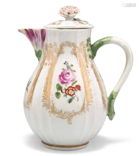 AN 18TH CENTURY MEISSEN JUG AND COVER, of fluted