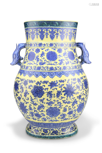 A CHINESE BLUE AND WHITE YELLOW-GROUND TWO-HANDLED