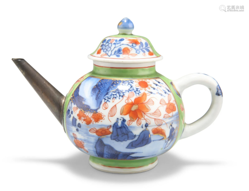 AN 18TH CENTURY CHINESE CLOBBERED PORCELAIN SMALL
