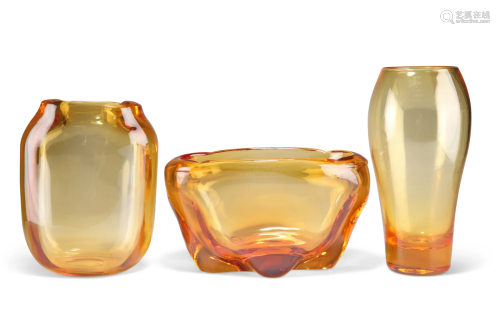 THREE PIECES OF WHITEFRIARS GOLDEN AMBER GLASS,