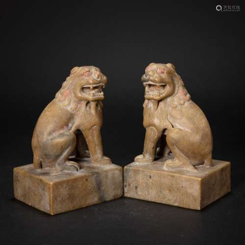 A PAIR OF CHINESE MALACHITE LIONS , TANG DYNASTY