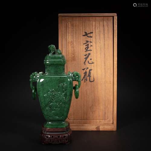 CHINESE HETIAN JADE VASE, QING DYNASTY