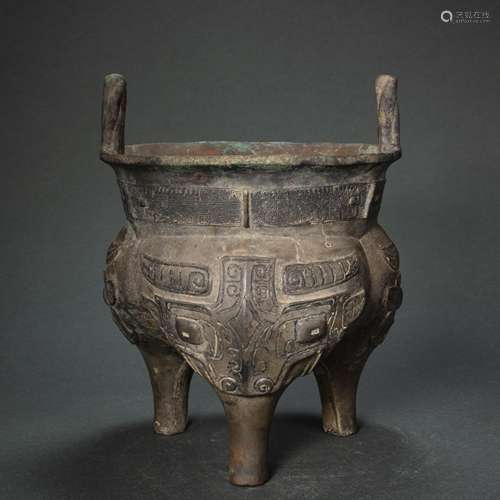 CHINESE BRONZE TRIPOD, WESTERN ZHOU DYNASTY