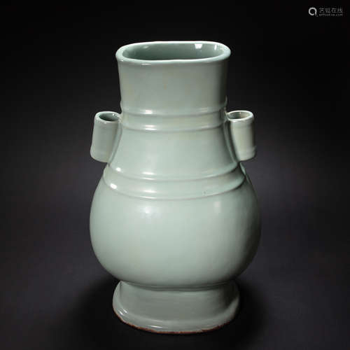 CHINESE LONGQUAN WARE GUAN EAR ZUN, SONG DYNASTY